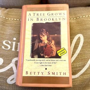A TREE GROWS IN BROOKLYN 📖